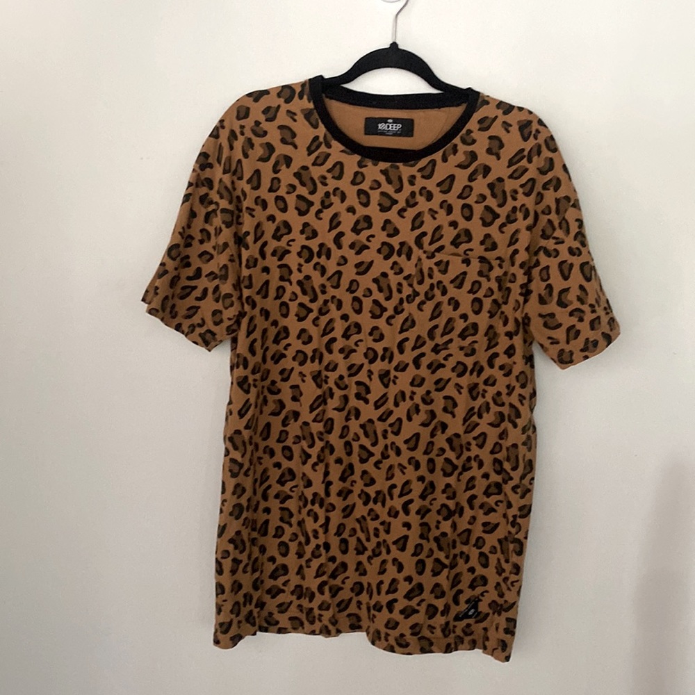 10.Deep leopard shirt